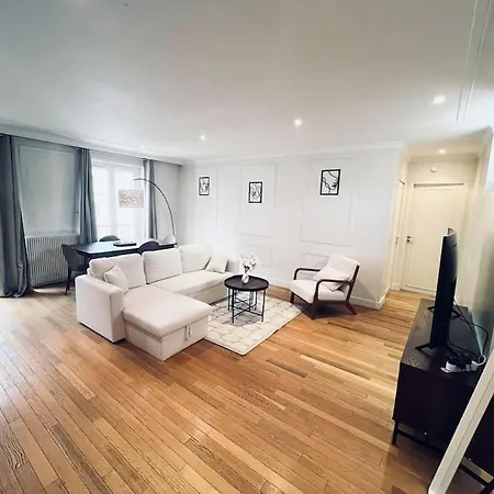 T2 Deco Moderne, Wifi, Proche Champs-elysees *