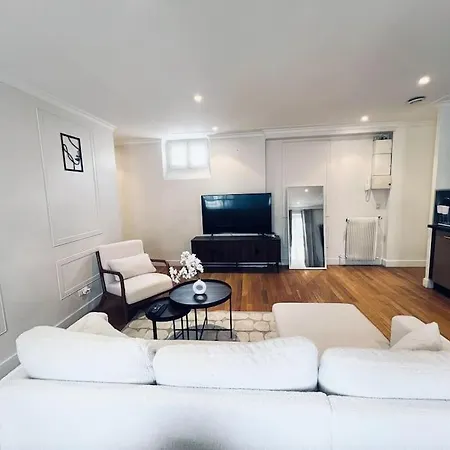 T2 Deco Moderne, Wifi, Proche Champs-elysees Apartament *